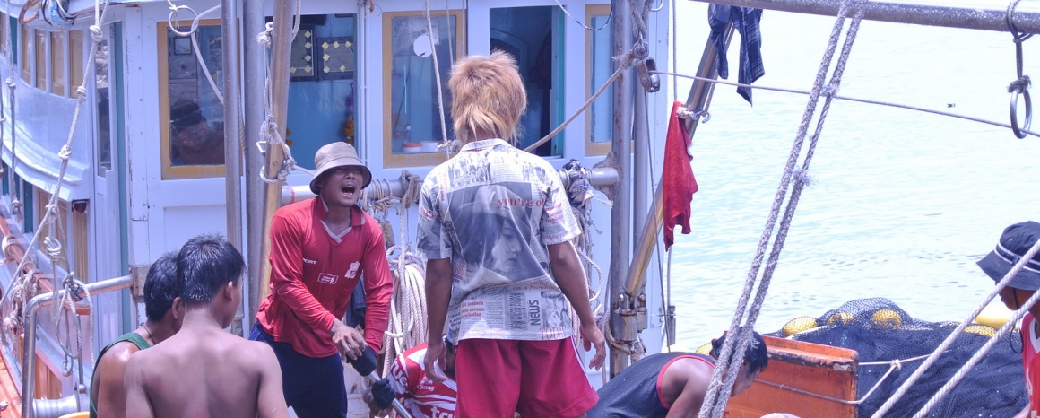 Migrant workers working on a Thai boat, Samut Sakhon, Thailand. Photo: ILO