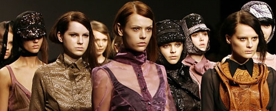 London Fashion Week (photo via glamournerd.com) London Fashion Week (photo via glamournerd.com)