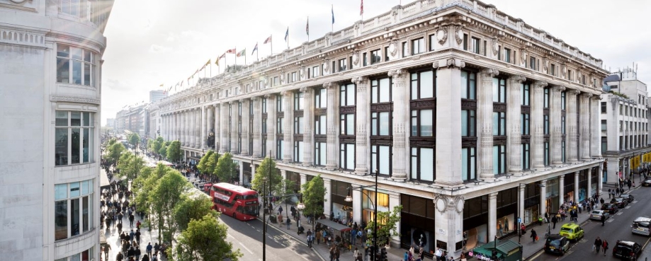 Selfridges Oxford Street Corner Shot Oxford Street & Duke Street. Photo Credit: Andrew Meredith/Selfridges.