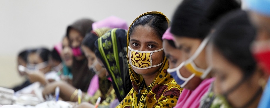 Female garment workers in Bangladesh ©ILO