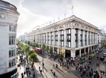Selfridges Oxford Street Corner Shot Oxford Street & Duke Street. Photo Credit: Andrew Meredith/Selfridges.