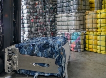 Used textile wholesale business. Photo credit: Shutterstock.